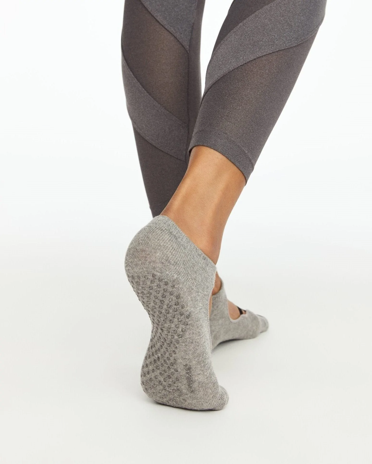 Oysho 2 Pairs Of Cotton Yoga And Pilates Socks, Black