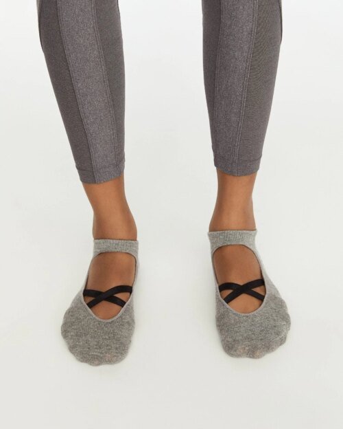 Oysho 2 Pairs Of Cotton Yoga And Pilates Socks, Black