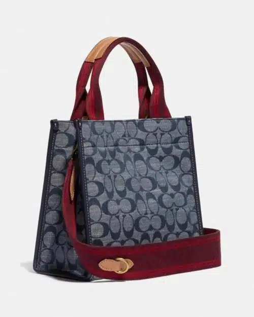 Coach Tote 22 In Signature Chambray