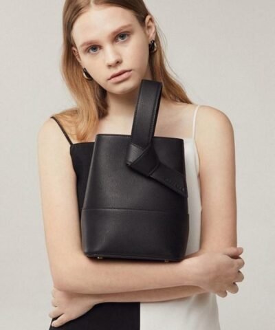 OSTKAKA Lycka 23 Cow Leather Bucket Bag