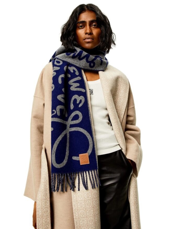Loewe Scarf In Wool And Cashmere