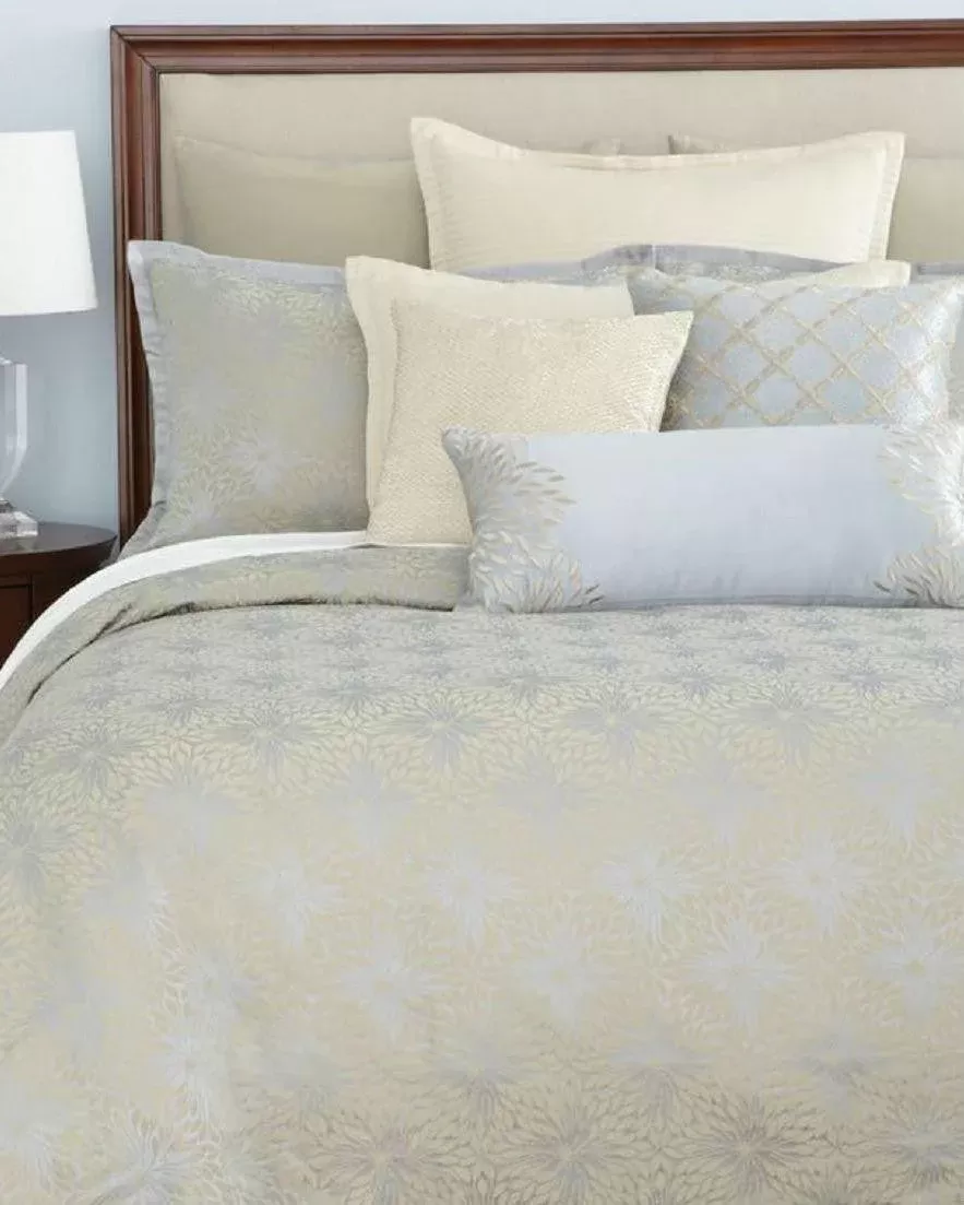 Hudson Park Collection Luxe Zinnia Comforter cover-HUDSON PARK-Fashionbarn shop