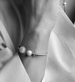 Apm Monaco Open Cuff With Pearl And Mother Of Pearl