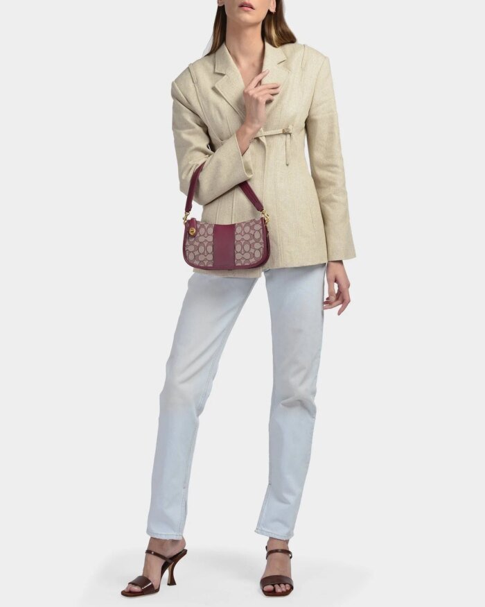 Coach Swinger Bag In Signature Jacquard