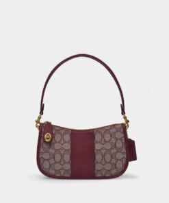 Coach Swinger Bag In Signature Jacquard