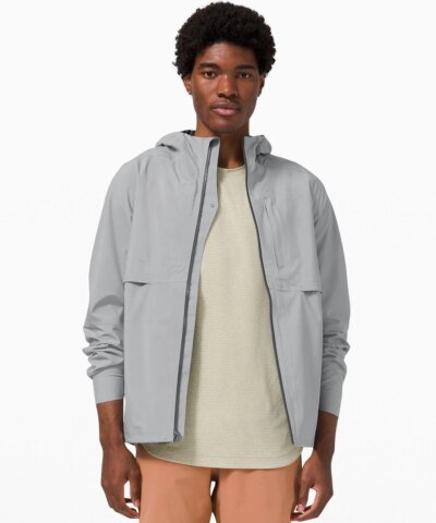 lululemon Men's Outpour Shell