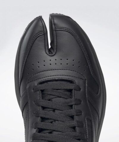 Maison Margiela Classic Leather Tabi Shoes, Black