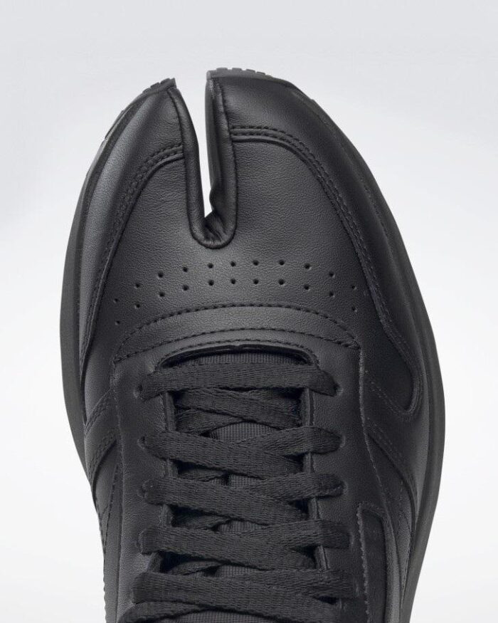 Maison Margiela Classic Leather Tabi Shoes, Black