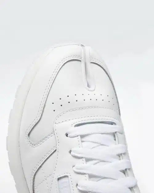 Maison Margiela Classic Leather Tabi Shoes, White