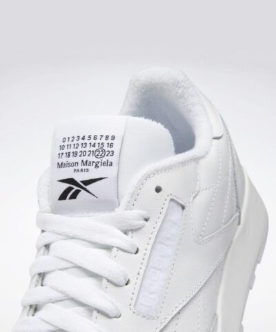 Maison Margiela Classic Leather Tabi Shoes, White