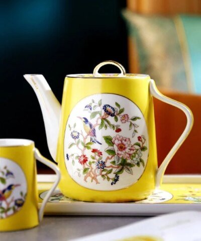 Royal 8 Piece Chinoise Flower-Bird Golden Tea Set