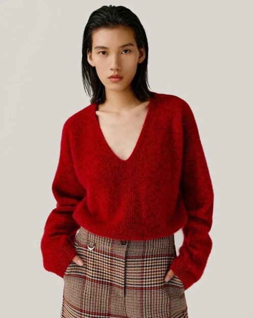 Noralux Cashmere V-Neck Knit Sweater In Wine