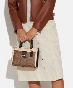 Coach Grace Carryall In Signature Canvas