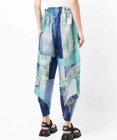 Pleats Please Issey Miyake Geometric-Print Pleated Trousers