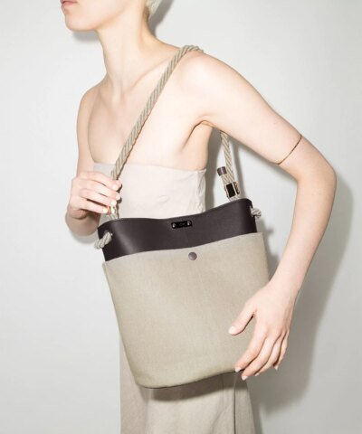 Chloe Small Key Bucket Bag In Linen & Shiny Calfskin