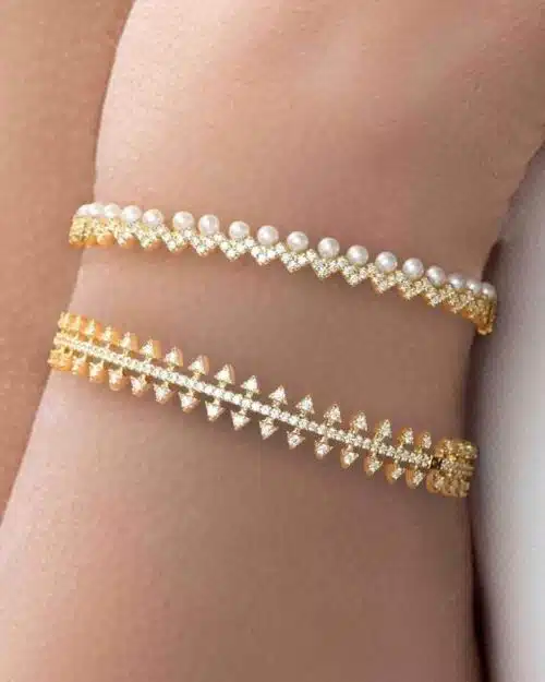 Apm Monaco Adjustable Up And Down Bracelet Whit Pearls