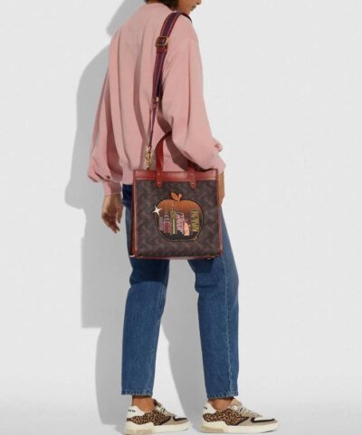 Coach Field Tote In Signature Canvas With Big Apple Skyline