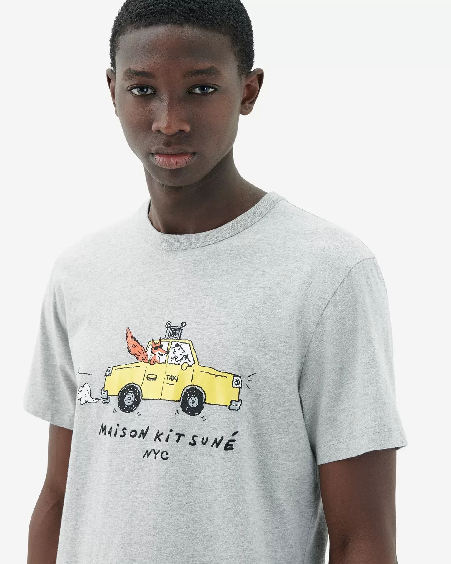 Maison Kitsuné Men's Oly Taxi Fox Classic Tee-Shirt in Grey