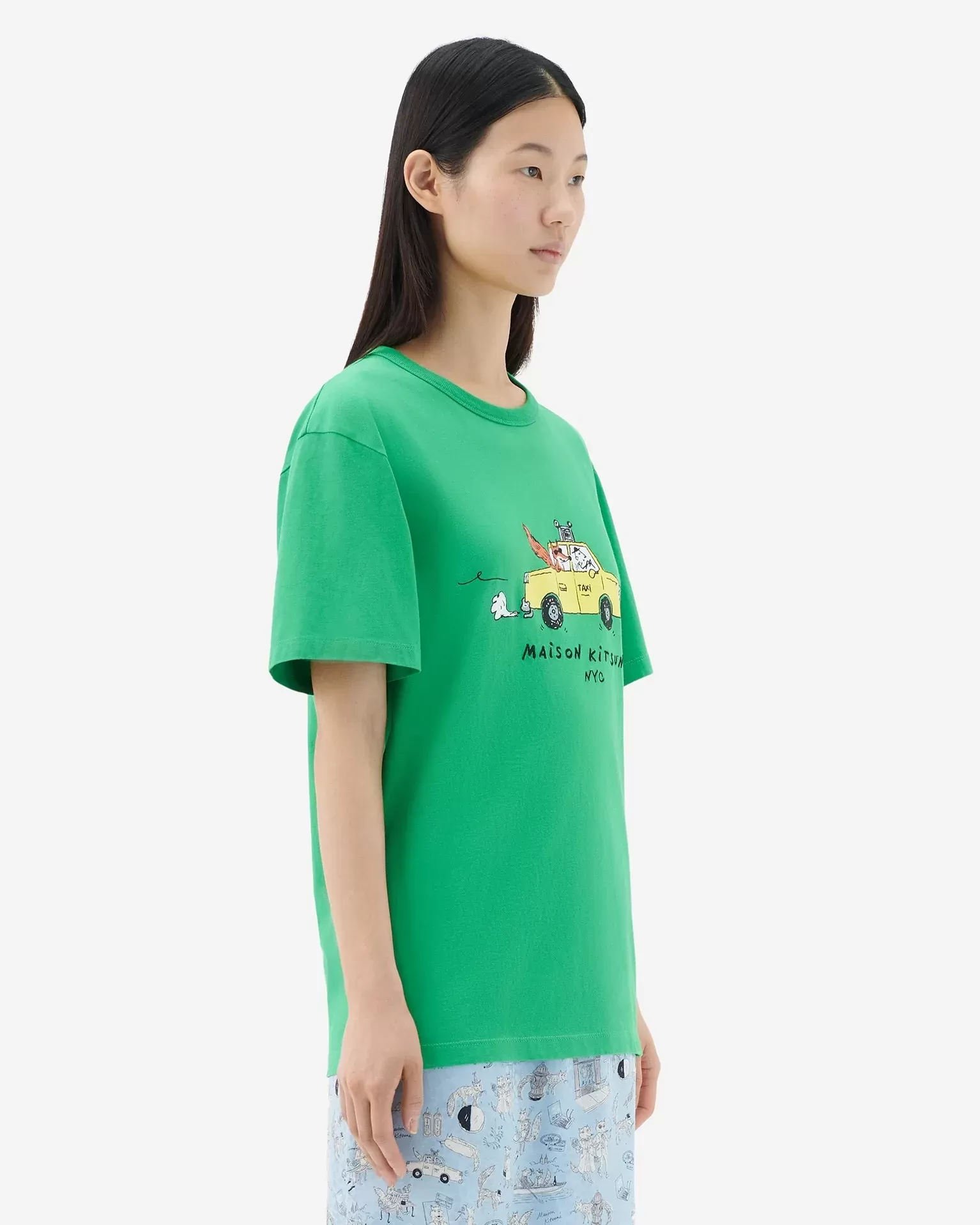 Maison Kitsuné Women's Oly Taxi Fox Classic Tee-Shirt in Green