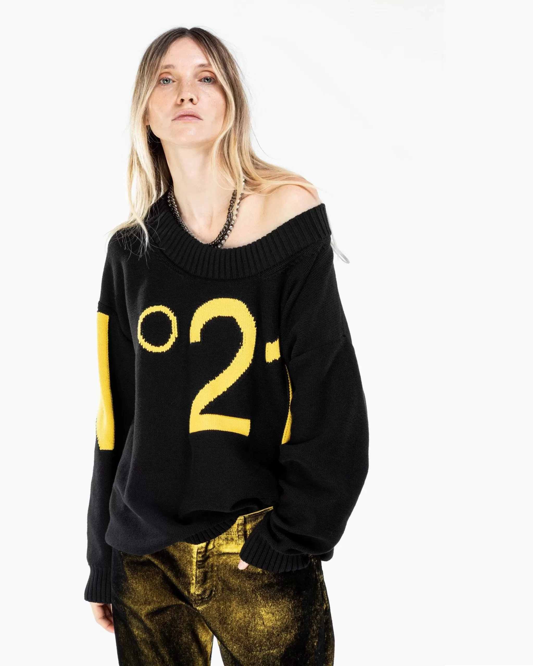 N°21 Off-Shoulder Logo Sweater