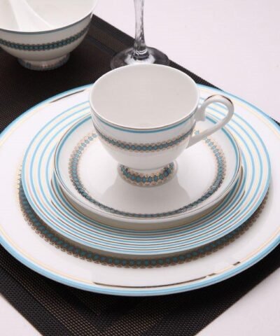 Crown Mercer Dinnerware Place Setting