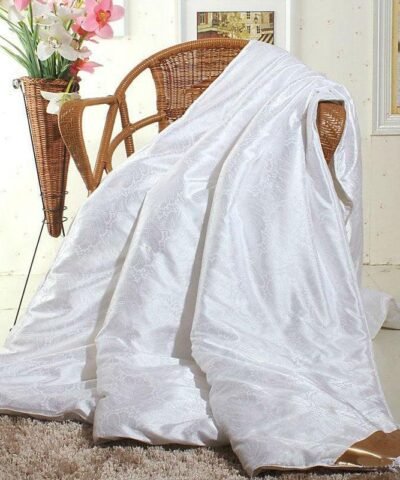 100% Mulberry Silk Comforter