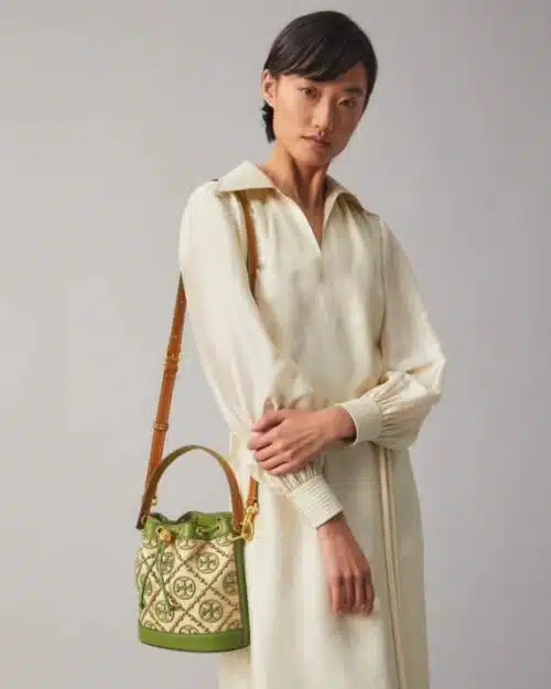 Tory Burch T Monogram Straw Bucket Bag In Natural / Shiso