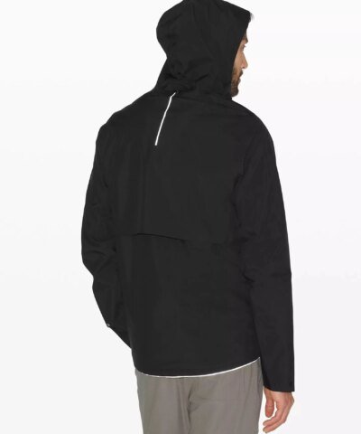 lululemon Men's Outpour Shell