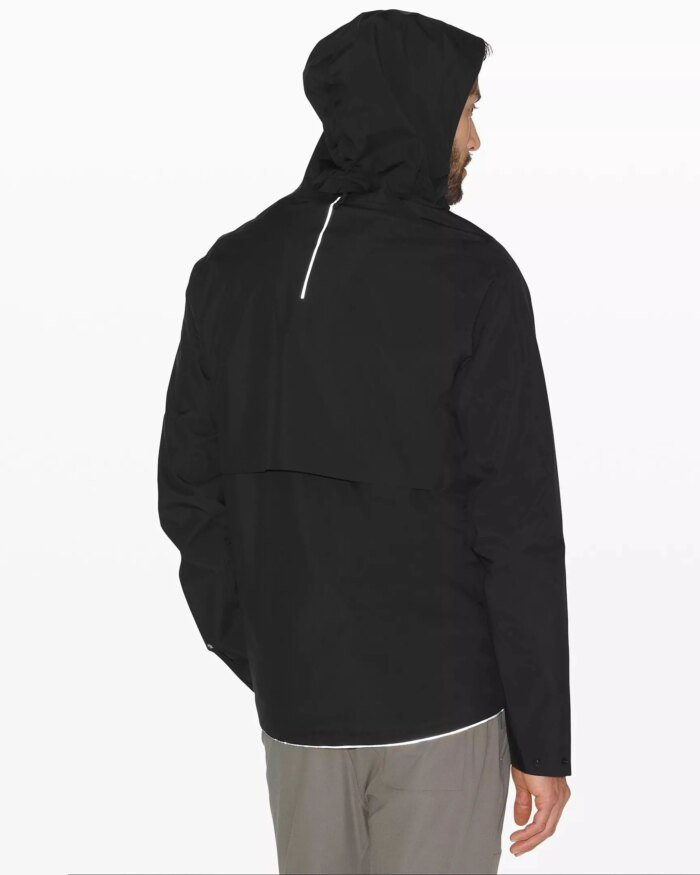 lululemon Men's Outpour Shell