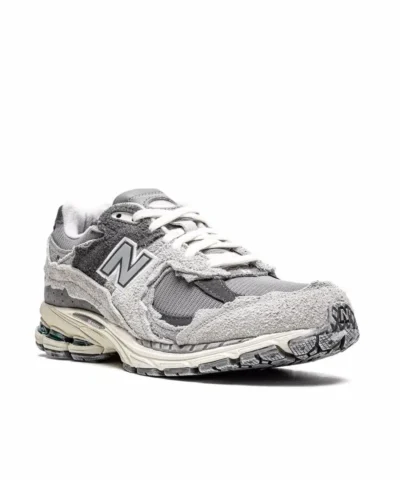 Alternative view of New Balance 2002R Magnet Rain Cloud Sneakers